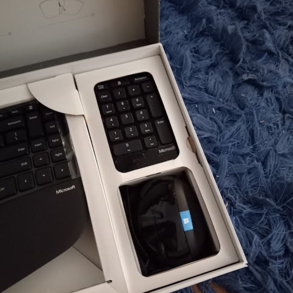 BRAND NEW BLACK MICROSOFT ERGONOMIC KEYBOARD
